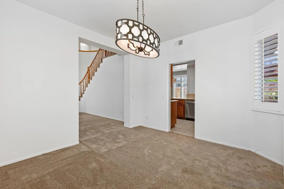 https://cdn.realtyfeed.com/cdn/127/260005616/68e41296813dcaba1438231bd609df5a.webp
