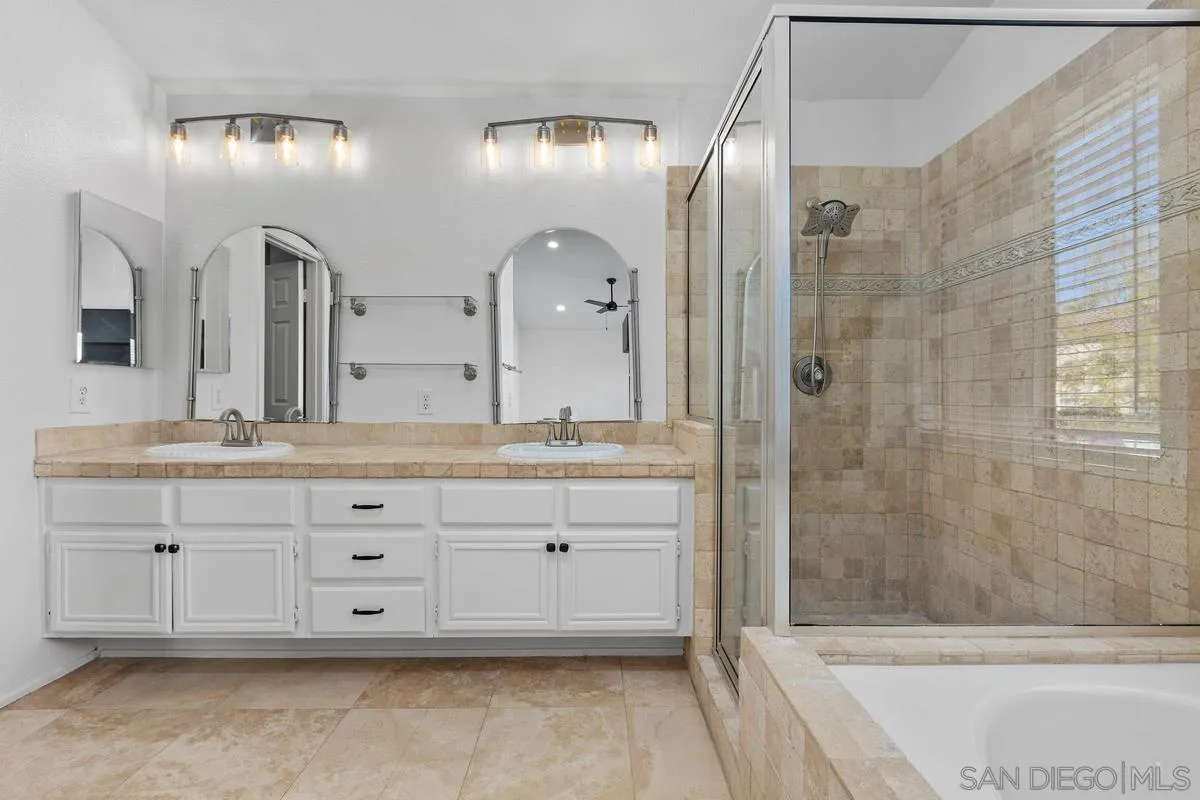 https://cdn.realtyfeed.com/cdn/127/260005616/831420ee74eafbc5b42b09c7c95e4409.webp