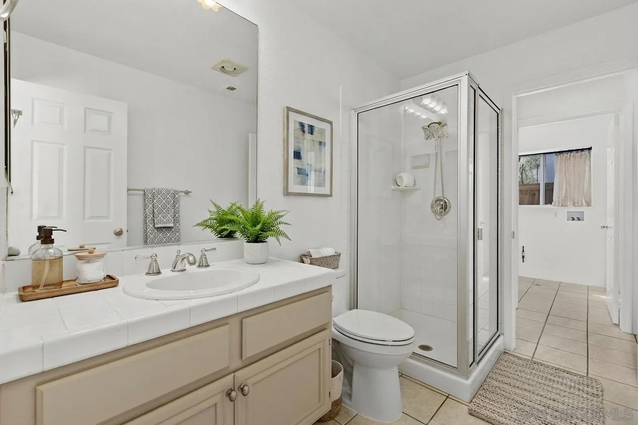 https://cdn.realtyfeed.com/cdn/127/260005616/982caa01e58b46f6986f52380215aeb2.webp