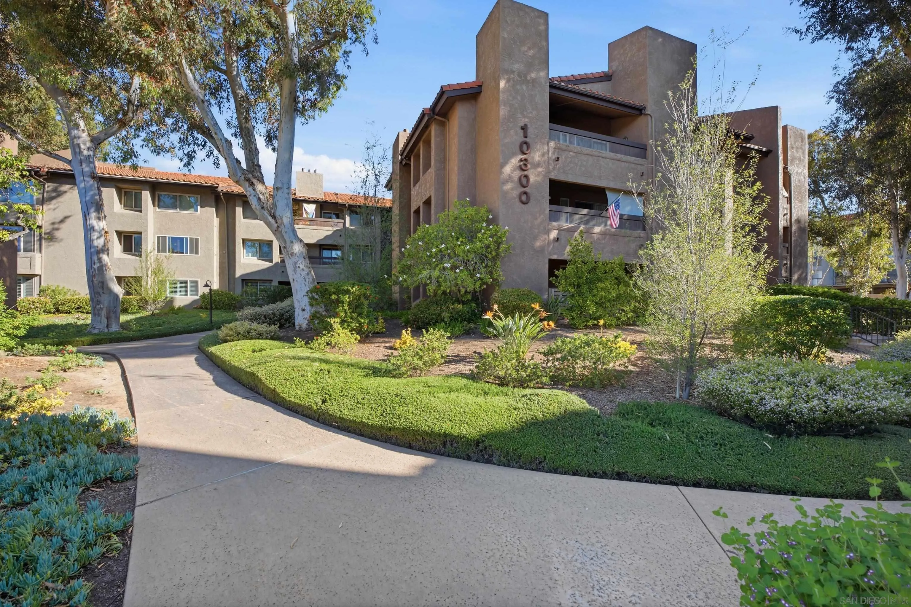 https://cdn.realtyfeed.com/cdn/127/260005623/887184881d9ed9d58e46a0c30522f25b.webp