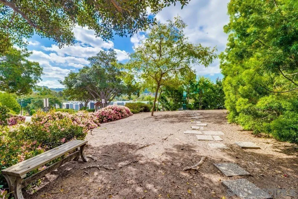https://cdn.realtyfeed.com/cdn/127/260005623/a40234e734ca0840ca0b8e56cdf777d4.webp
