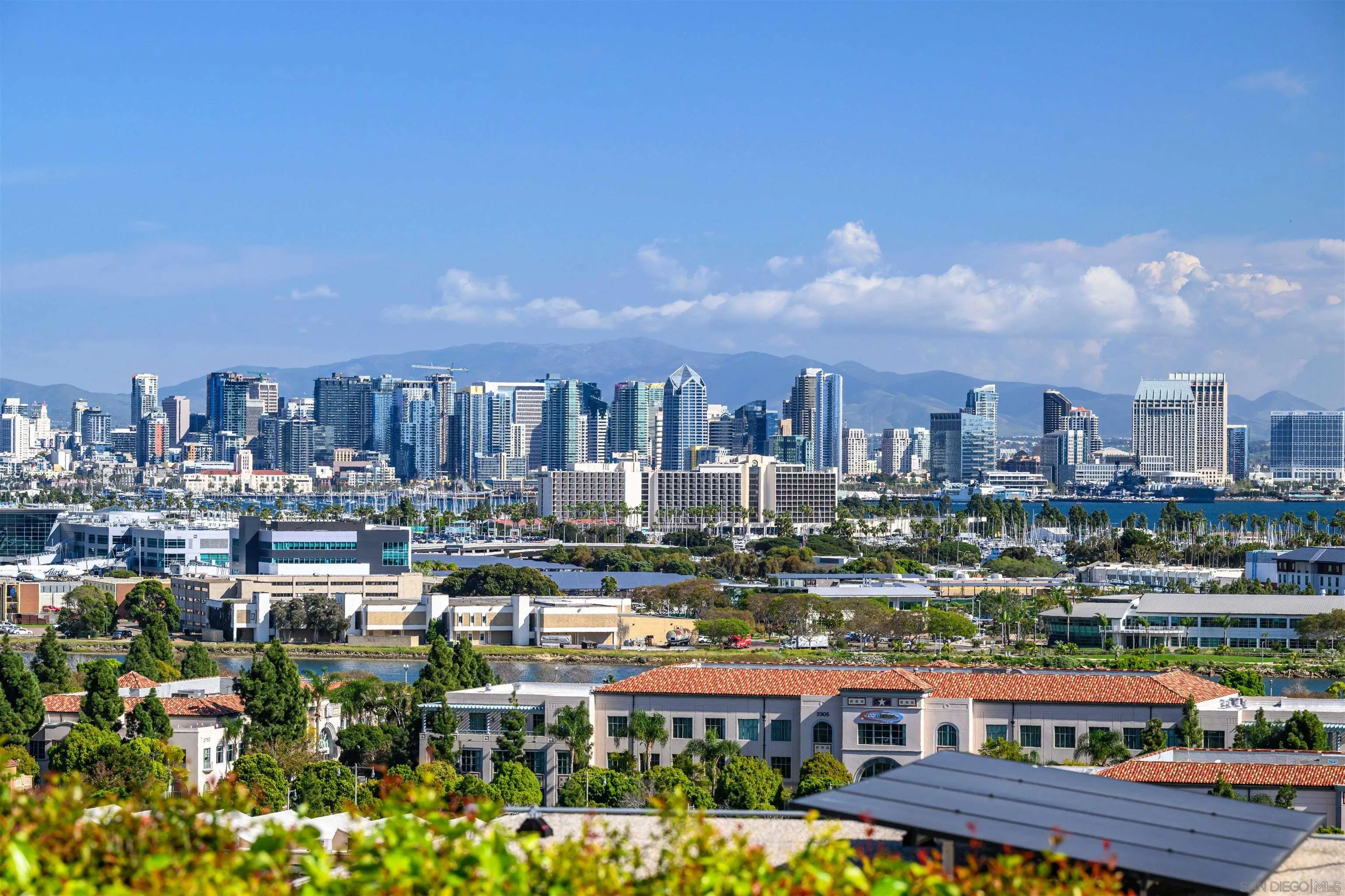 https://cdn.realtyfeed.com/cdn/127/260005625/2d59456aa4d3c6dd9bb32a119d00ec0c.webp