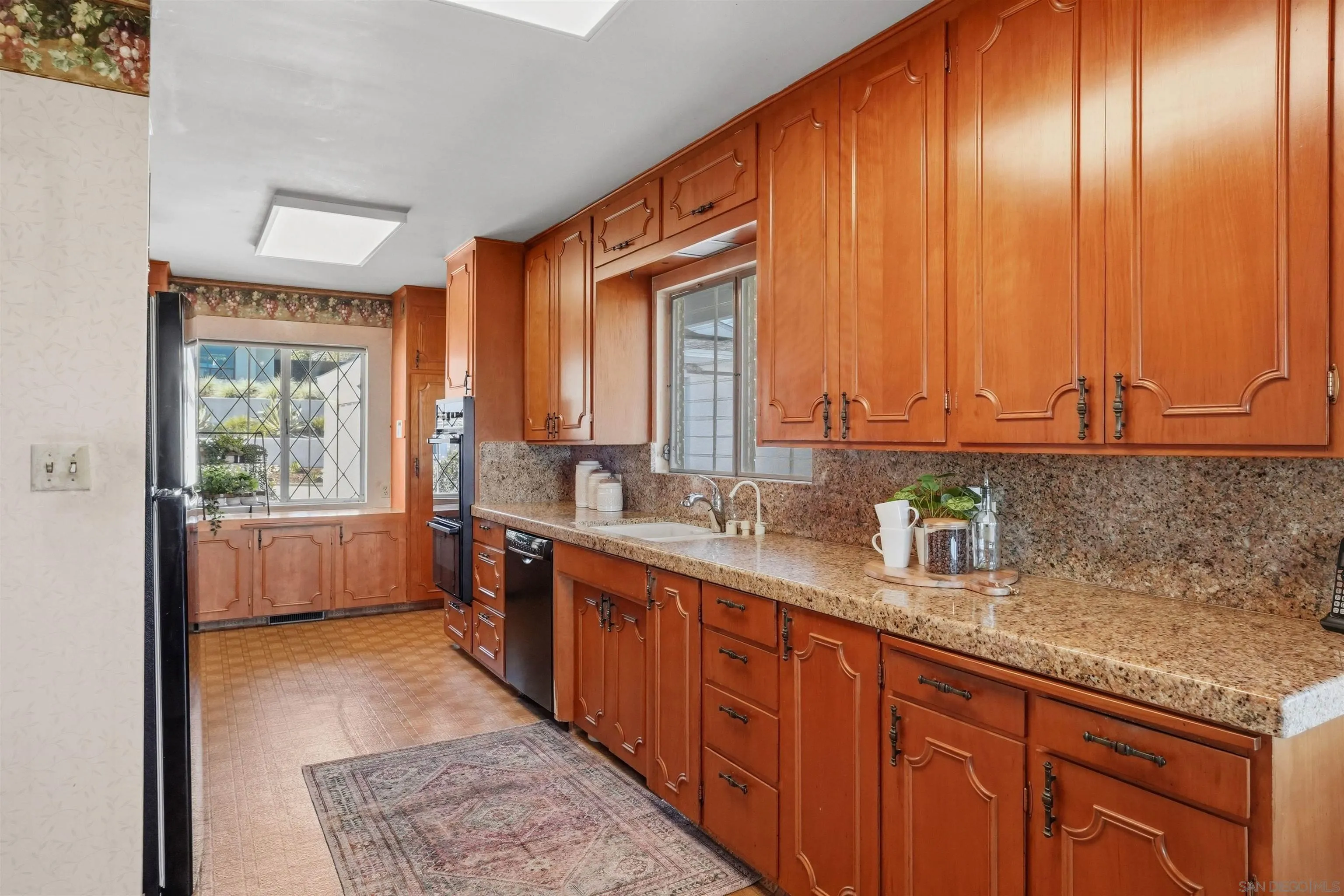 https://cdn.realtyfeed.com/cdn/127/260005625/431ef22c5c05e1e512bfd267a3c4b409.webp