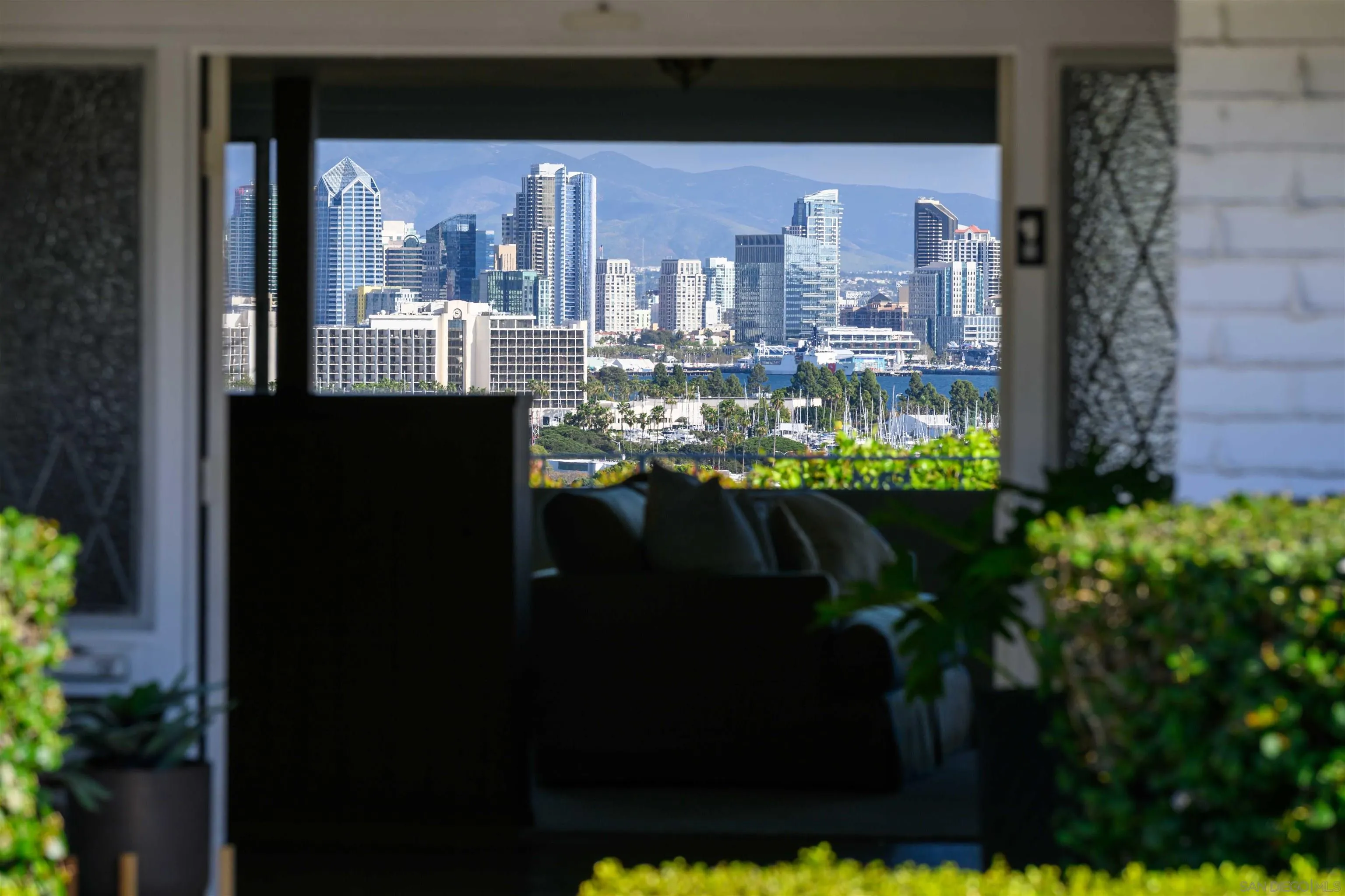 https://cdn.realtyfeed.com/cdn/127/260005625/60e03f6c79b5b406059d02930b7505f9.webp