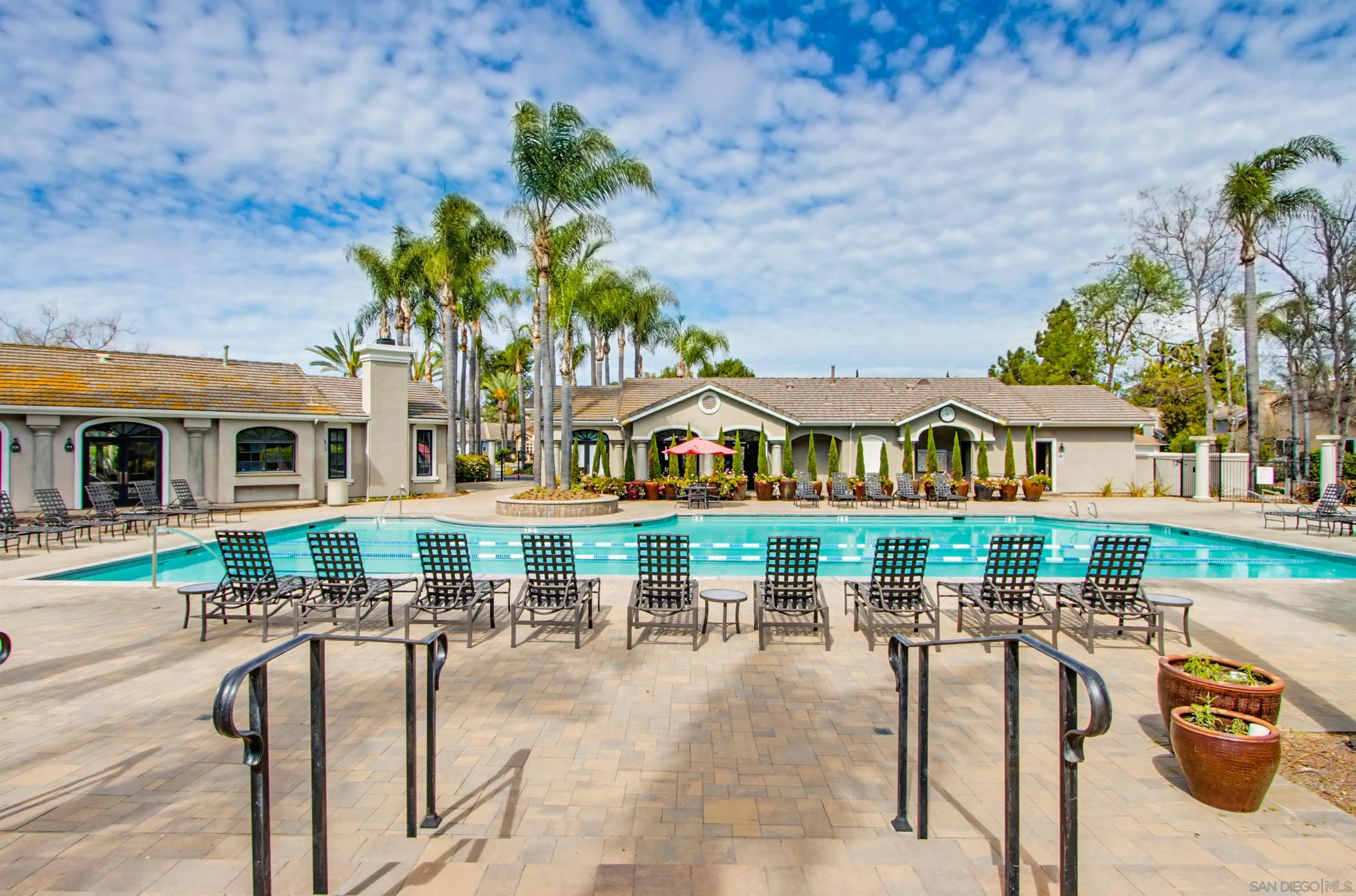 https://cdn.realtyfeed.com/cdn/127/260005627/13aedb928ca062c06ebd5033bcecb2e5.webp