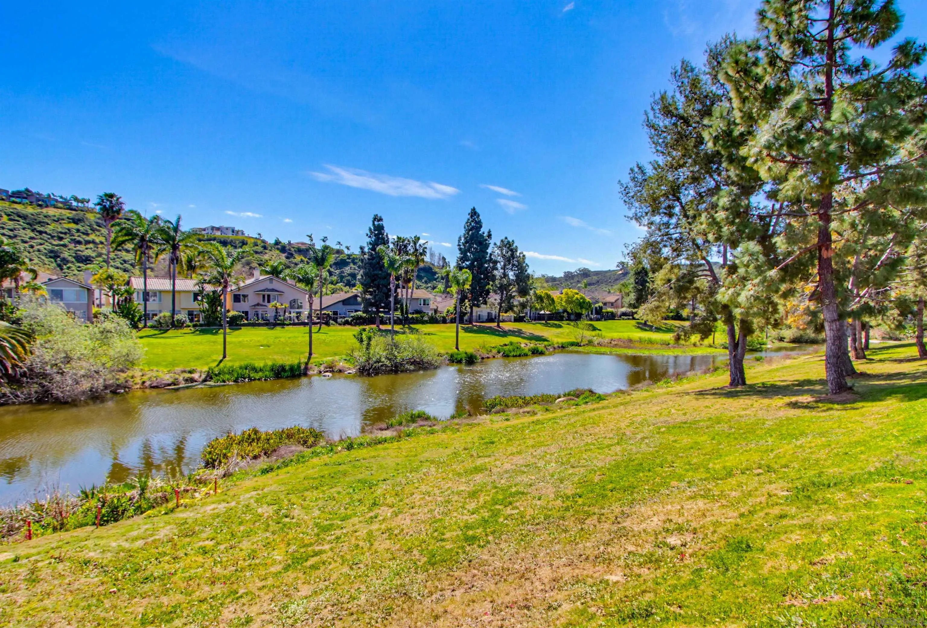 https://cdn.realtyfeed.com/cdn/127/260005627/fbe33d8a27178cd22b961b649d365253.webp