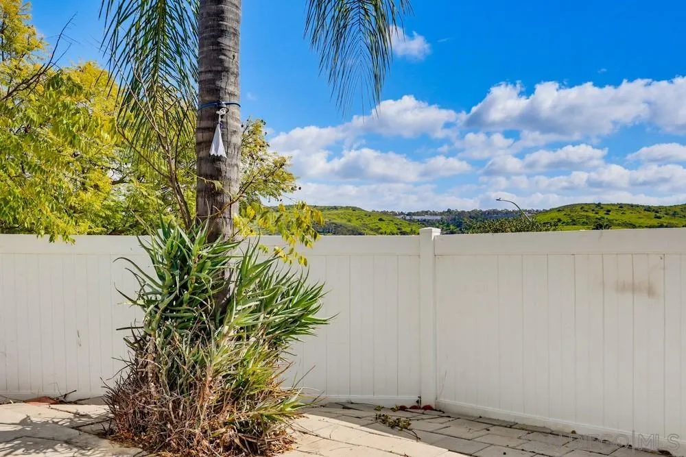 https://cdn.realtyfeed.com/cdn/127/260005638/501a7ecf519fc7c4719593613504d3f2.webp