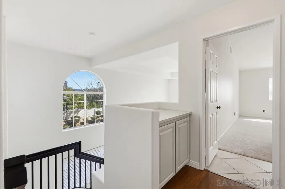 https://cdn.realtyfeed.com/cdn/127/260005638/8c0bd255ebb5cb056465e965cc60f892.webp
