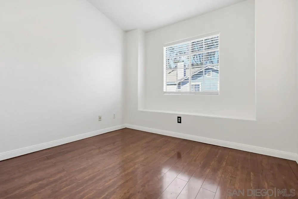 https://cdn.realtyfeed.com/cdn/127/260005638/b0aa8d54cc35df2c08291fe256430985.webp