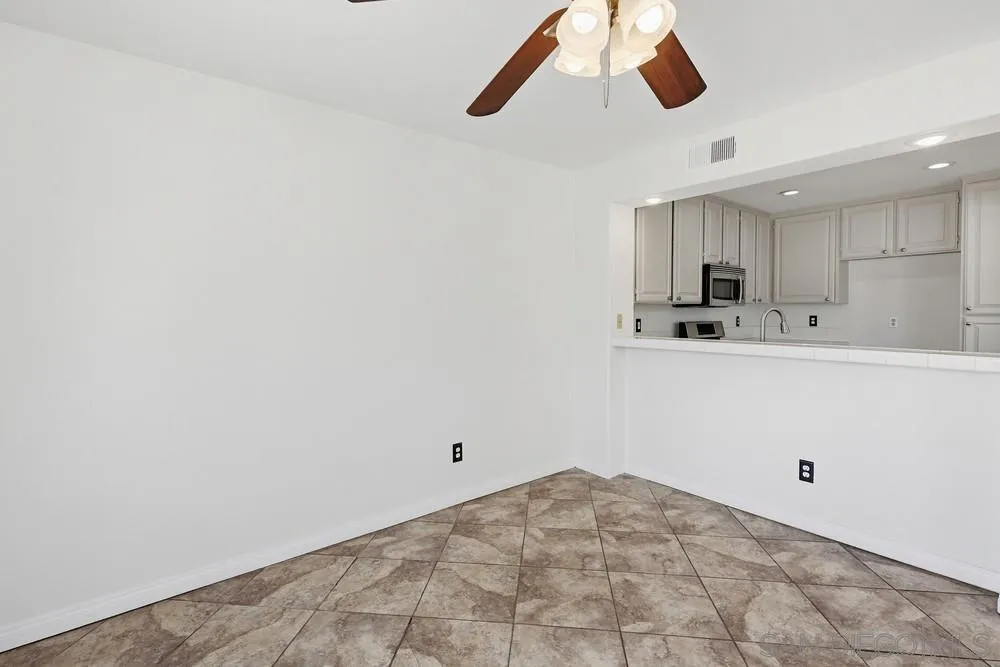 https://cdn.realtyfeed.com/cdn/127/260005638/c59a597ceb6b0a1a910e689bf63b05b5.webp