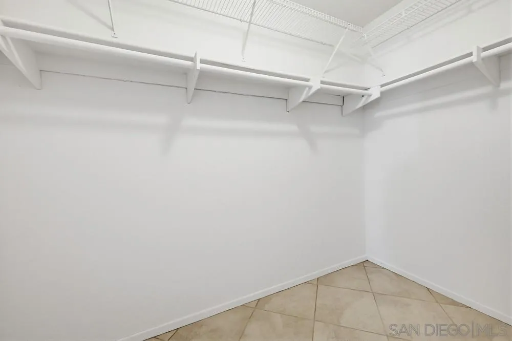 https://cdn.realtyfeed.com/cdn/127/260005638/dd9af232aa9f40bda6f2ec9ad78578c7.webp