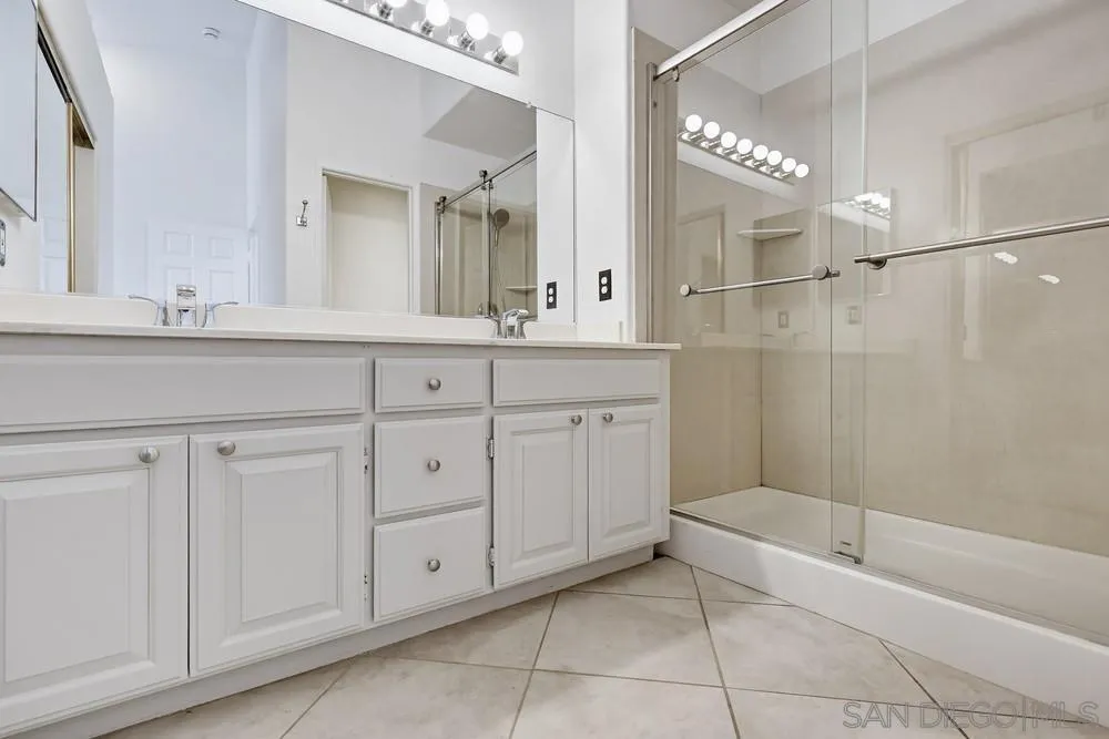 https://cdn.realtyfeed.com/cdn/127/260005638/e5e914d9d11038bb0c1a8c27ce943024.webp
