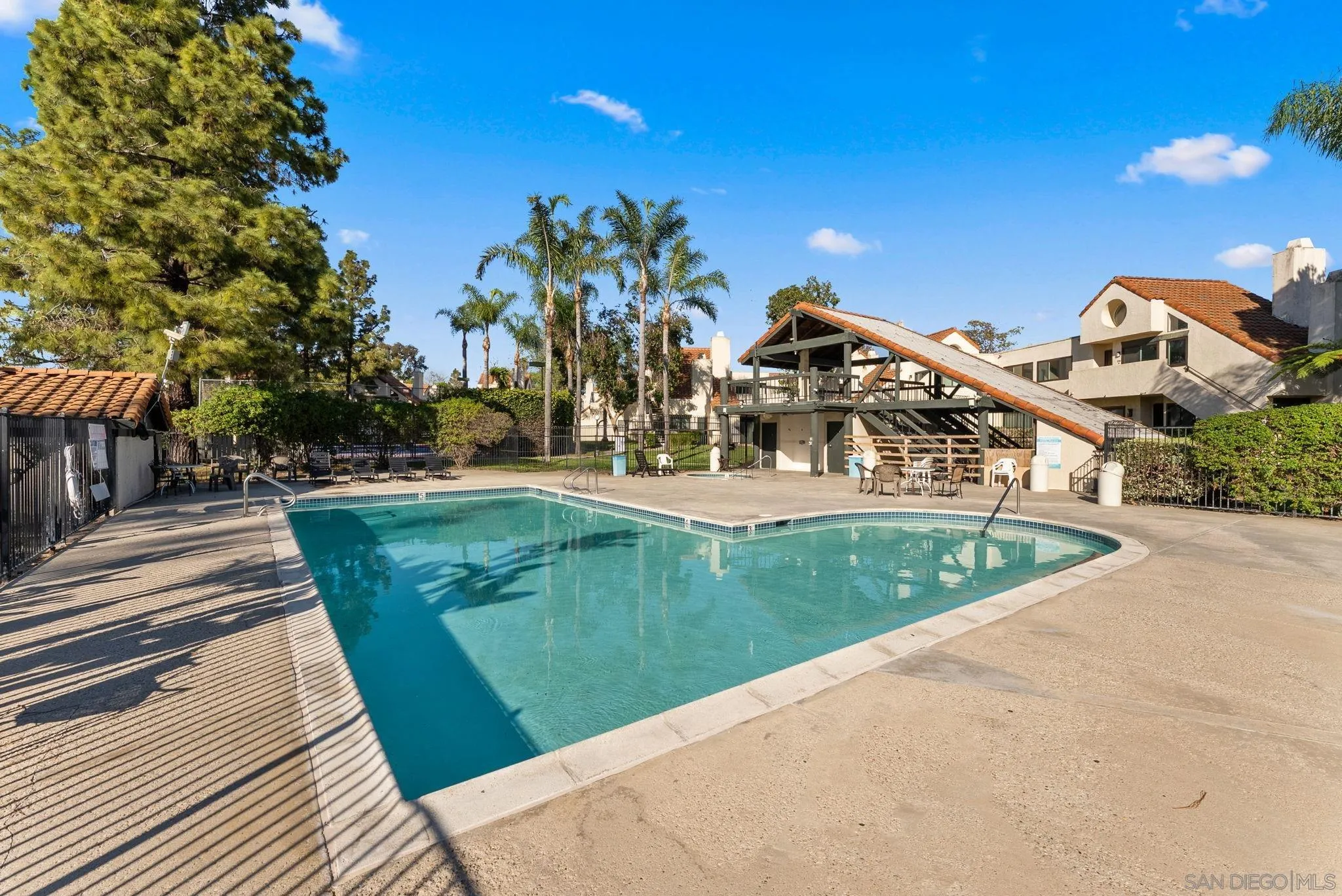 https://cdn.realtyfeed.com/cdn/127/260005639/ab580386423f7a8b737d583b2fe4bb8a.webp