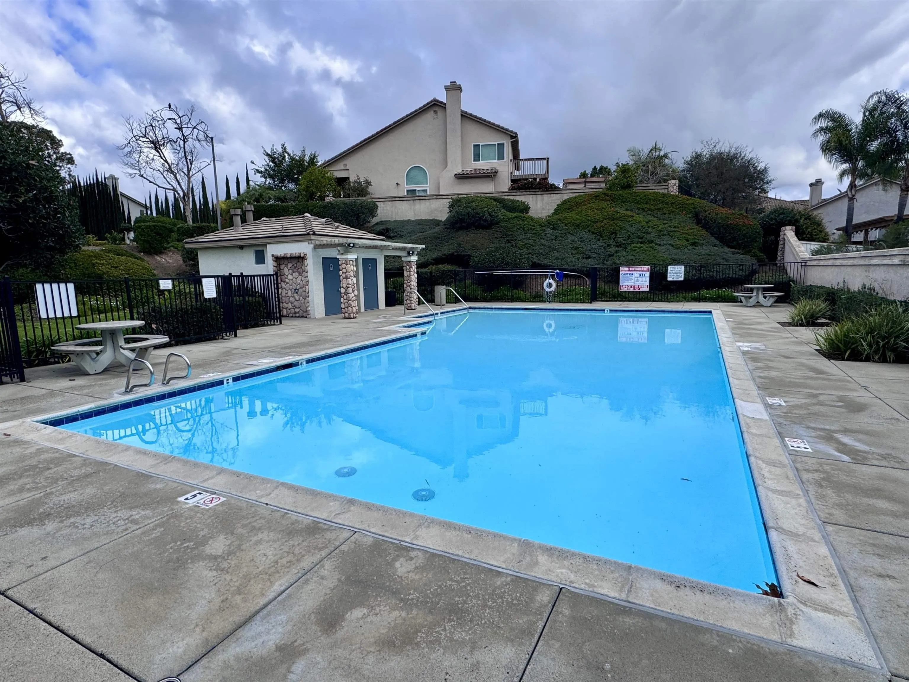 https://cdn.realtyfeed.com/cdn/127/260005642/a57ee1330d2b49213598f6a7fc3c2052.webp