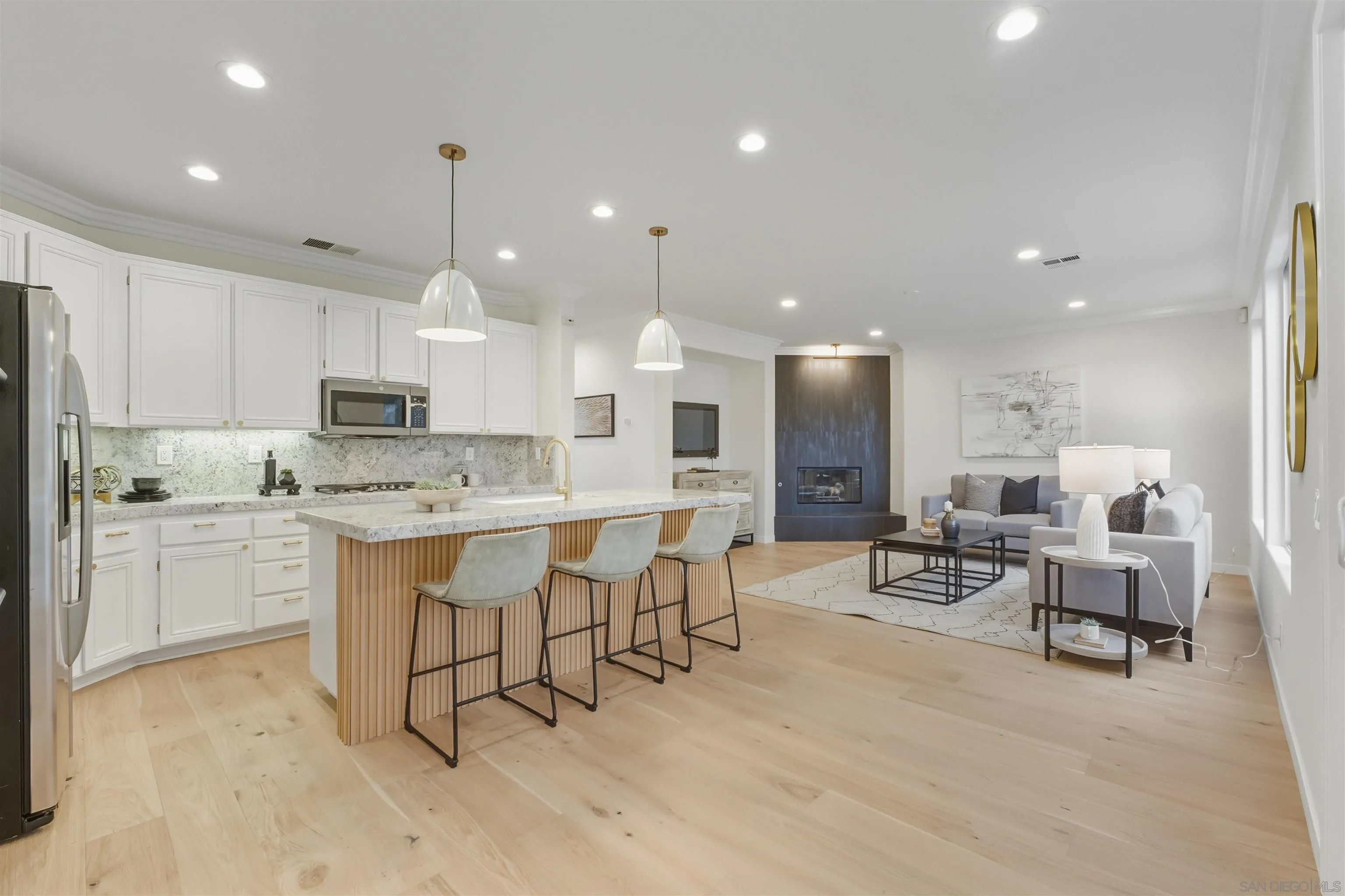 https://cdn.realtyfeed.com/cdn/127/260005642/be55518d56d2976173c4def1350eef93.webp