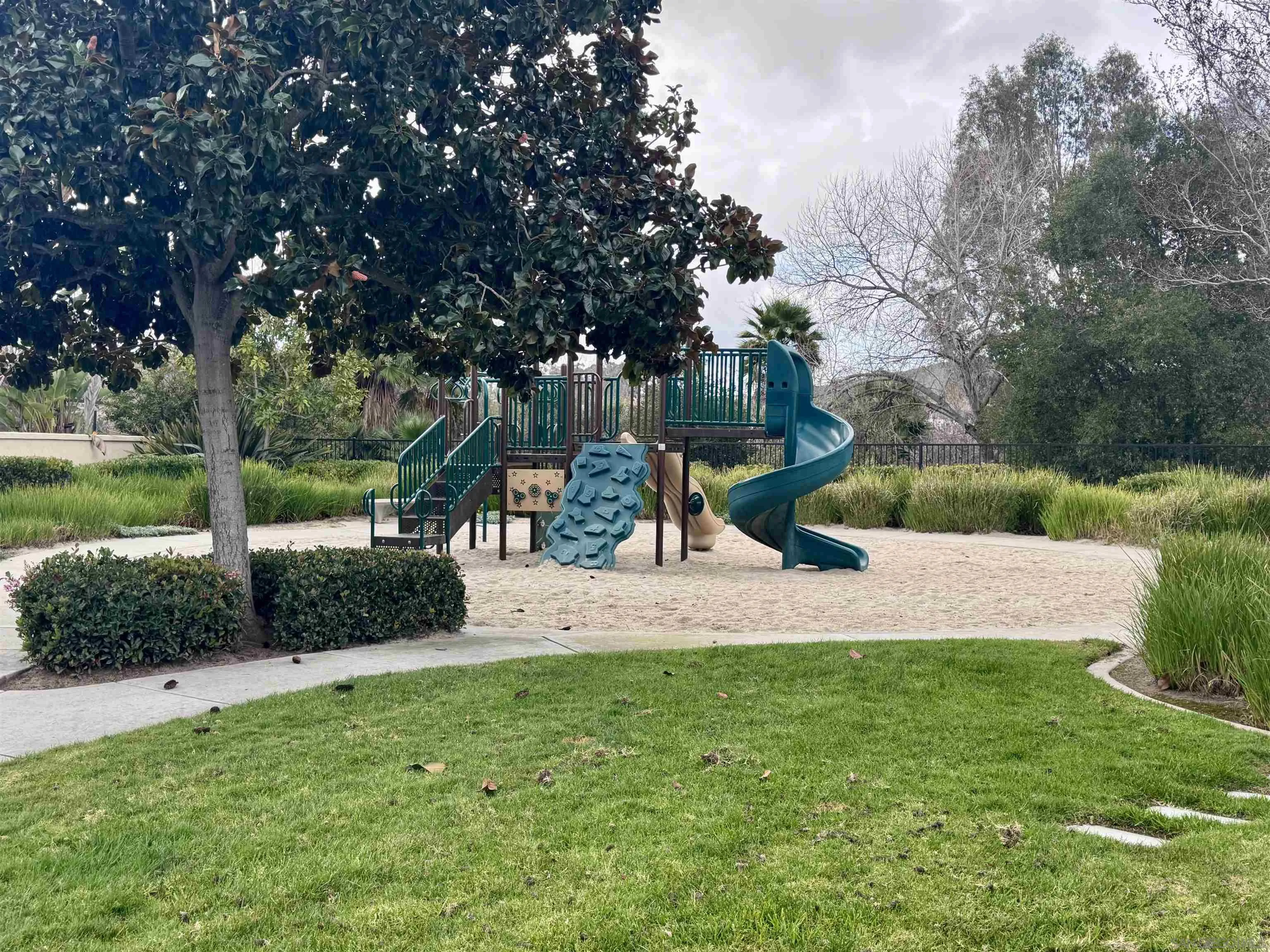 https://cdn.realtyfeed.com/cdn/127/260005642/d0100302d3b77f2e1a699680b31789ed.webp