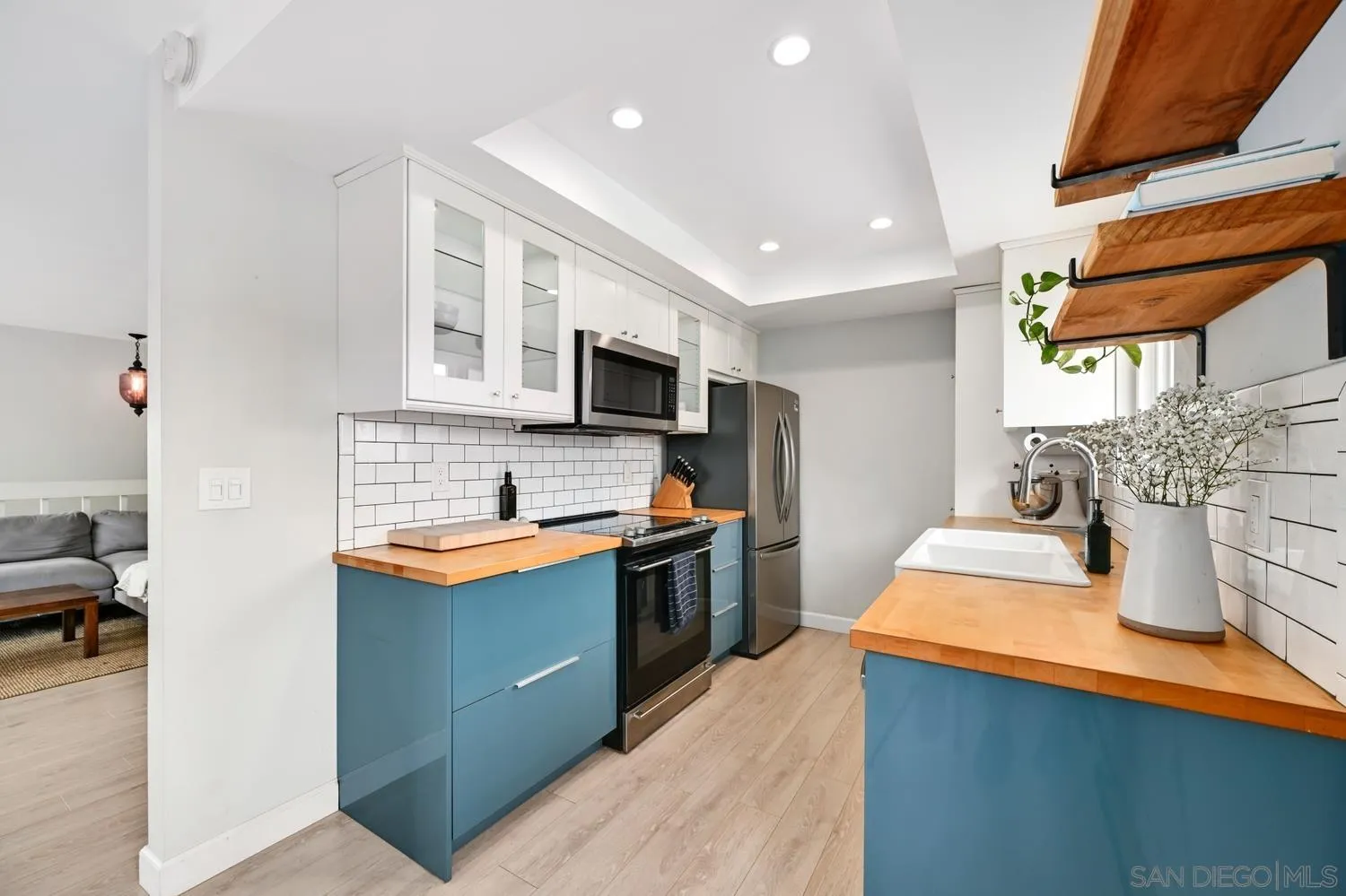 https://cdn.realtyfeed.com/cdn/127/260005644/11b59781a6512cc2a777f95d3d1ca6f6.webp