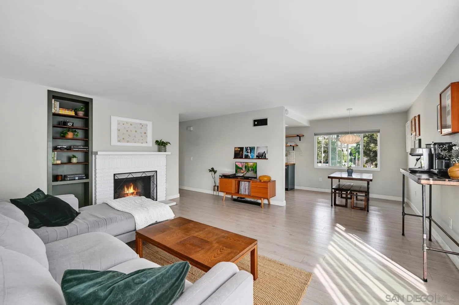 https://cdn.realtyfeed.com/cdn/127/260005644/a9cc695eb1a532c8ddbe47a42a2e0896.webp