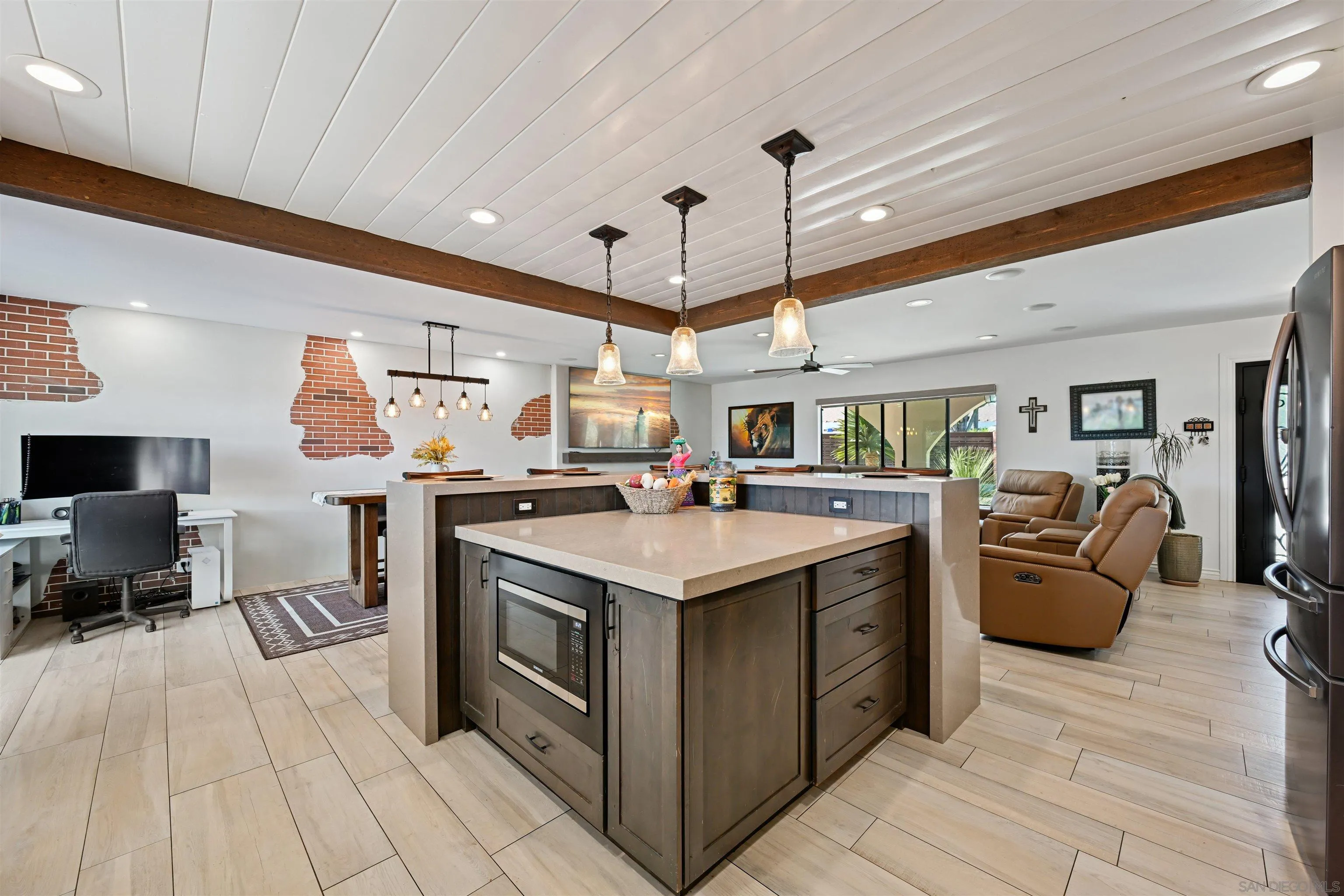 https://cdn.realtyfeed.com/cdn/127/260005648/32585578c49e62f15292673137d4a54d.webp