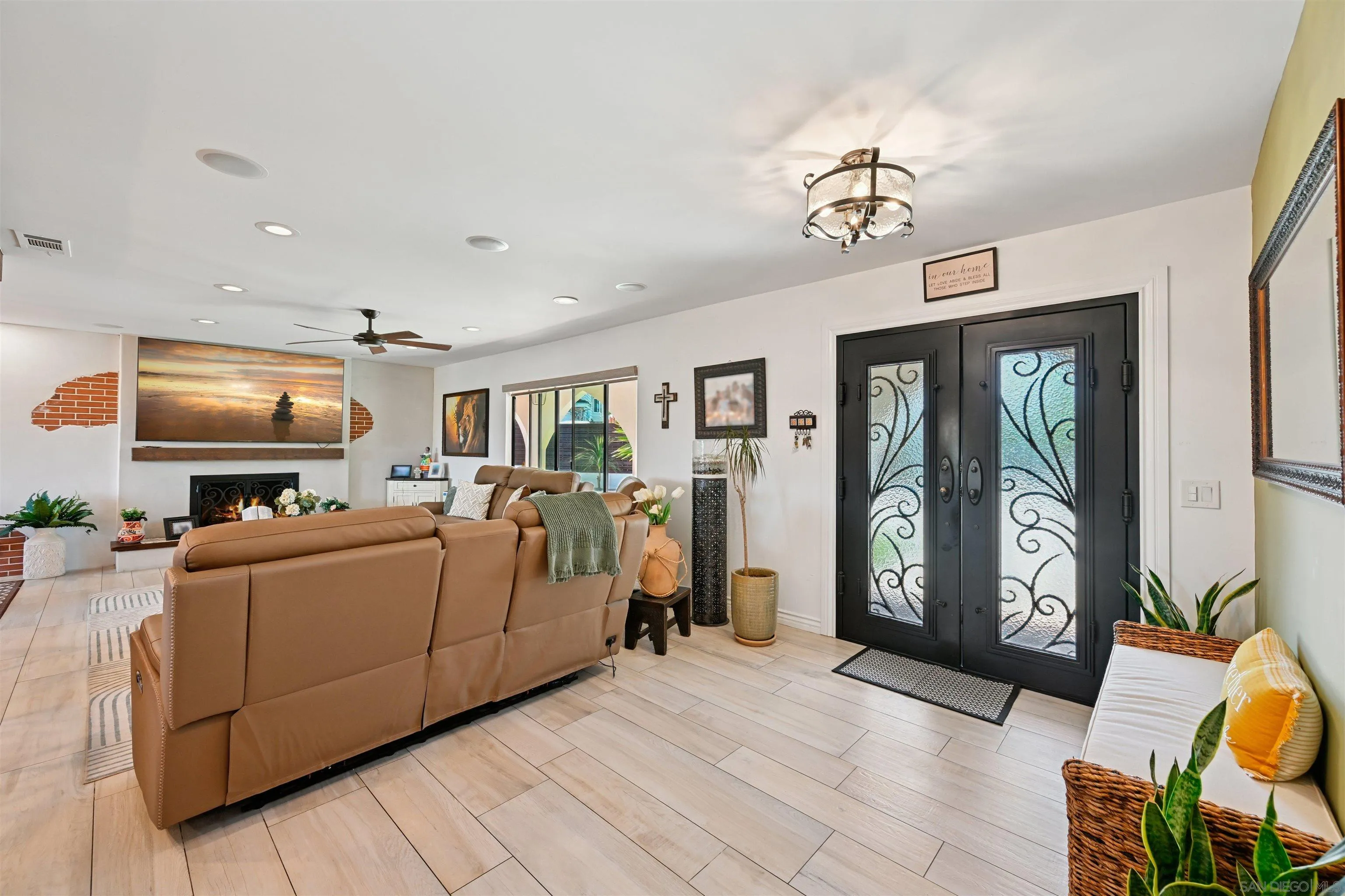 https://cdn.realtyfeed.com/cdn/127/260005648/6d7d4315357c809af19bc9e7e1c7820a.webp