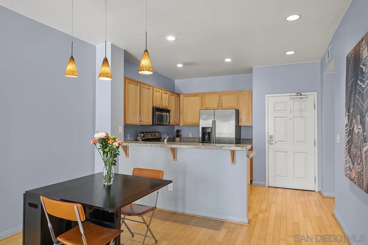 https://cdn.realtyfeed.com/cdn/127/260005649/4f6b1b0add7a5296bc2e3ad7681ad5d8.webp