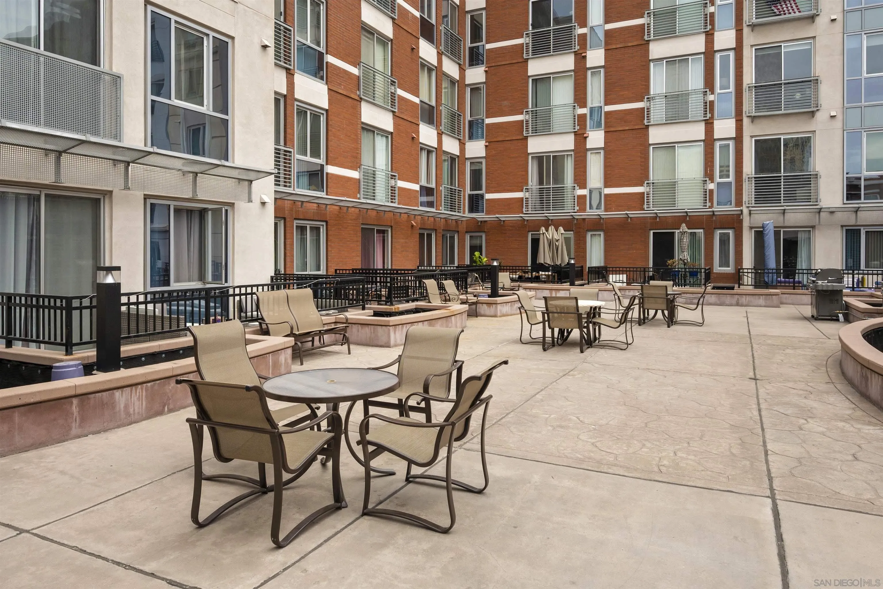 https://cdn.realtyfeed.com/cdn/127/260005649/d9c9109ee2db64bfc9eb55dfef6396a1.webp