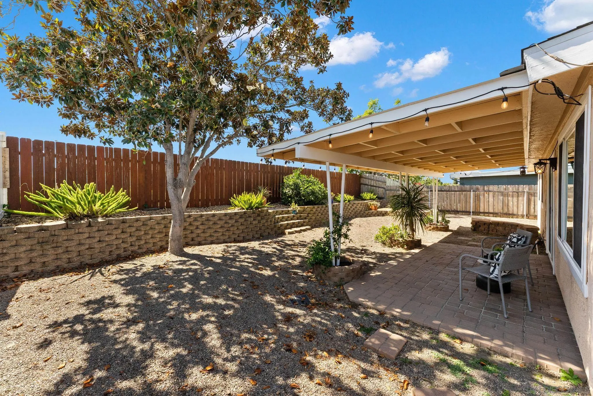 https://cdn.realtyfeed.com/cdn/127/260005651/043782f378eaff31fe5371bc70ed0126.webp