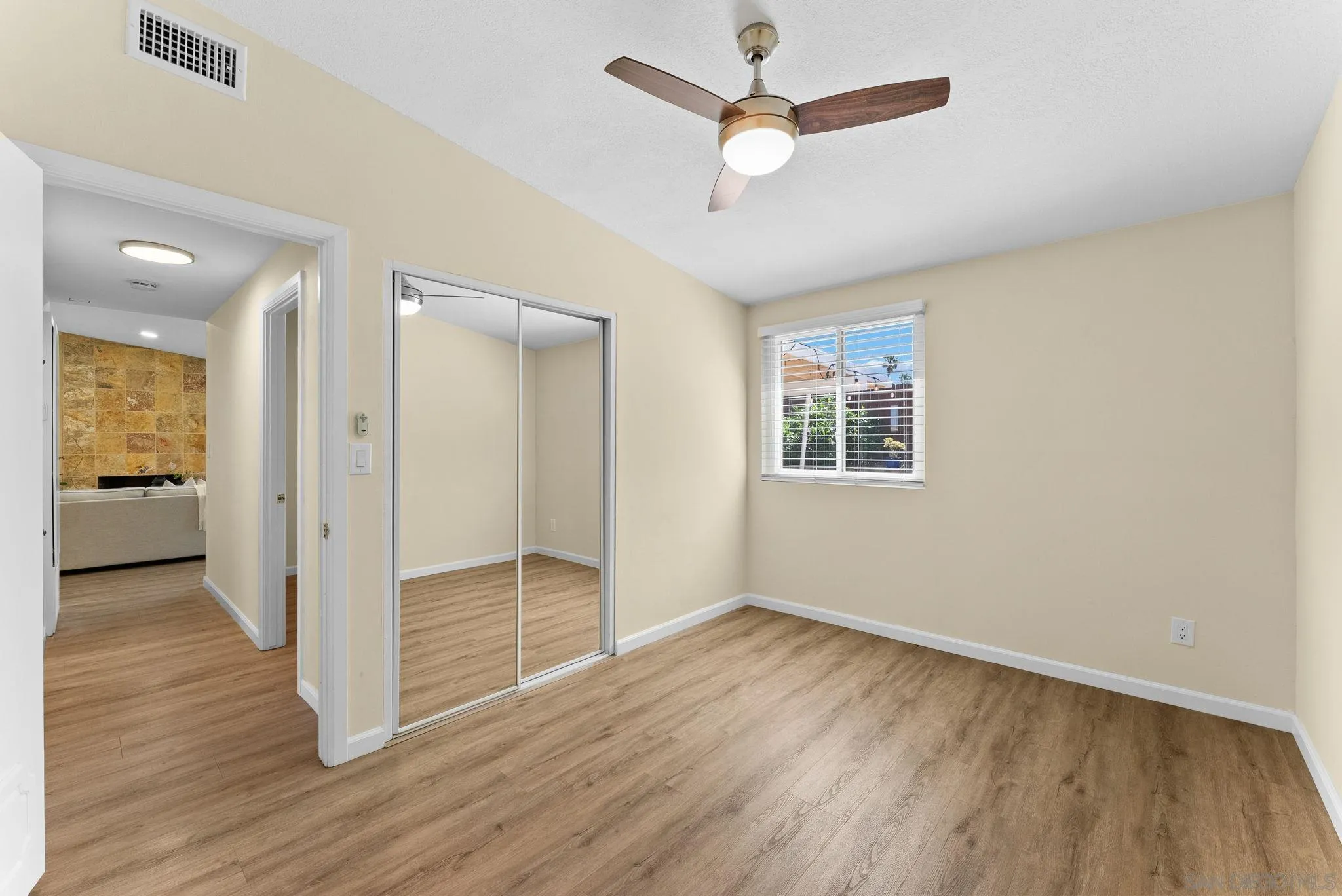 https://cdn.realtyfeed.com/cdn/127/260005651/2ce337b194609ce62b1edcafbd4f9eb2.webp