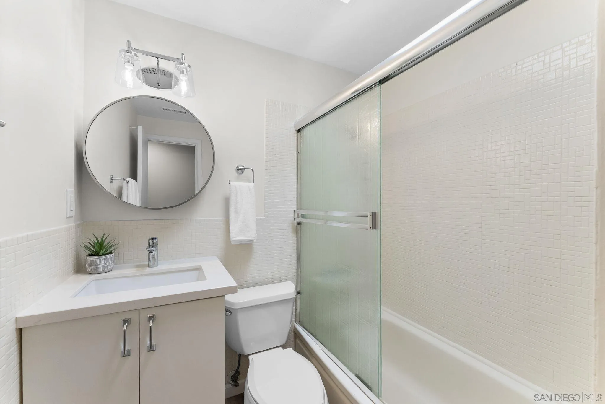 https://cdn.realtyfeed.com/cdn/127/260005651/3509c449987b86df5c4b6218cf9c7a30.webp