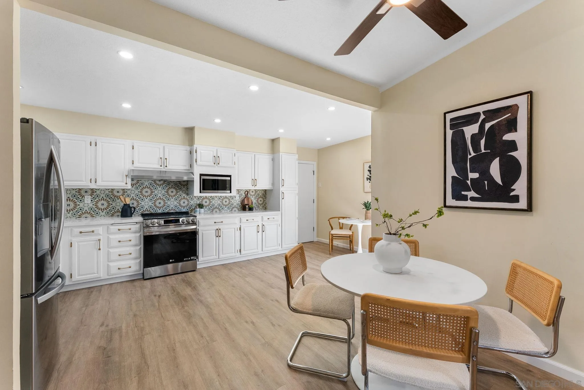 https://cdn.realtyfeed.com/cdn/127/260005651/6c51b97e9efa71ddc06819de53caf20f.webp