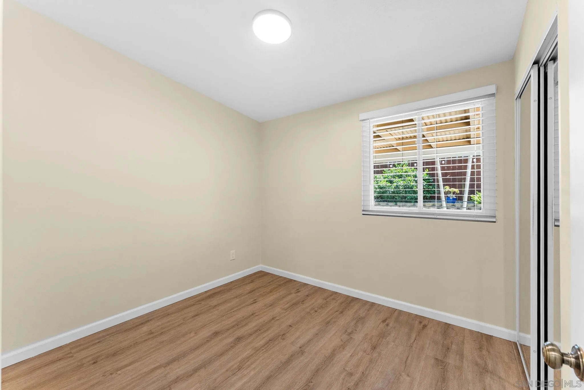 https://cdn.realtyfeed.com/cdn/127/260005651/6d7f01af87c6fb8c313b5239839c84fa.webp
