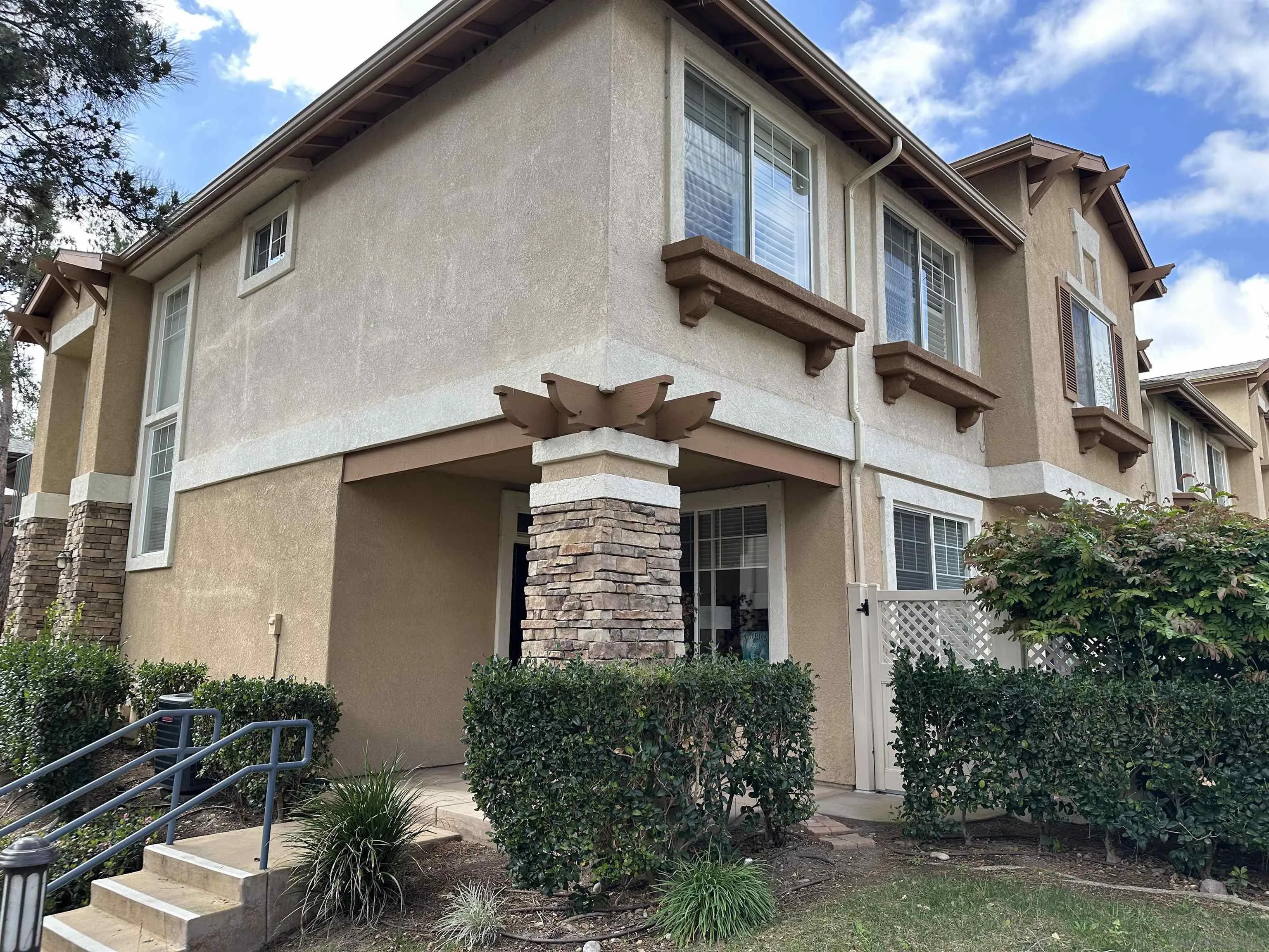 Photo #1: 260005654 Listing: Photo #1