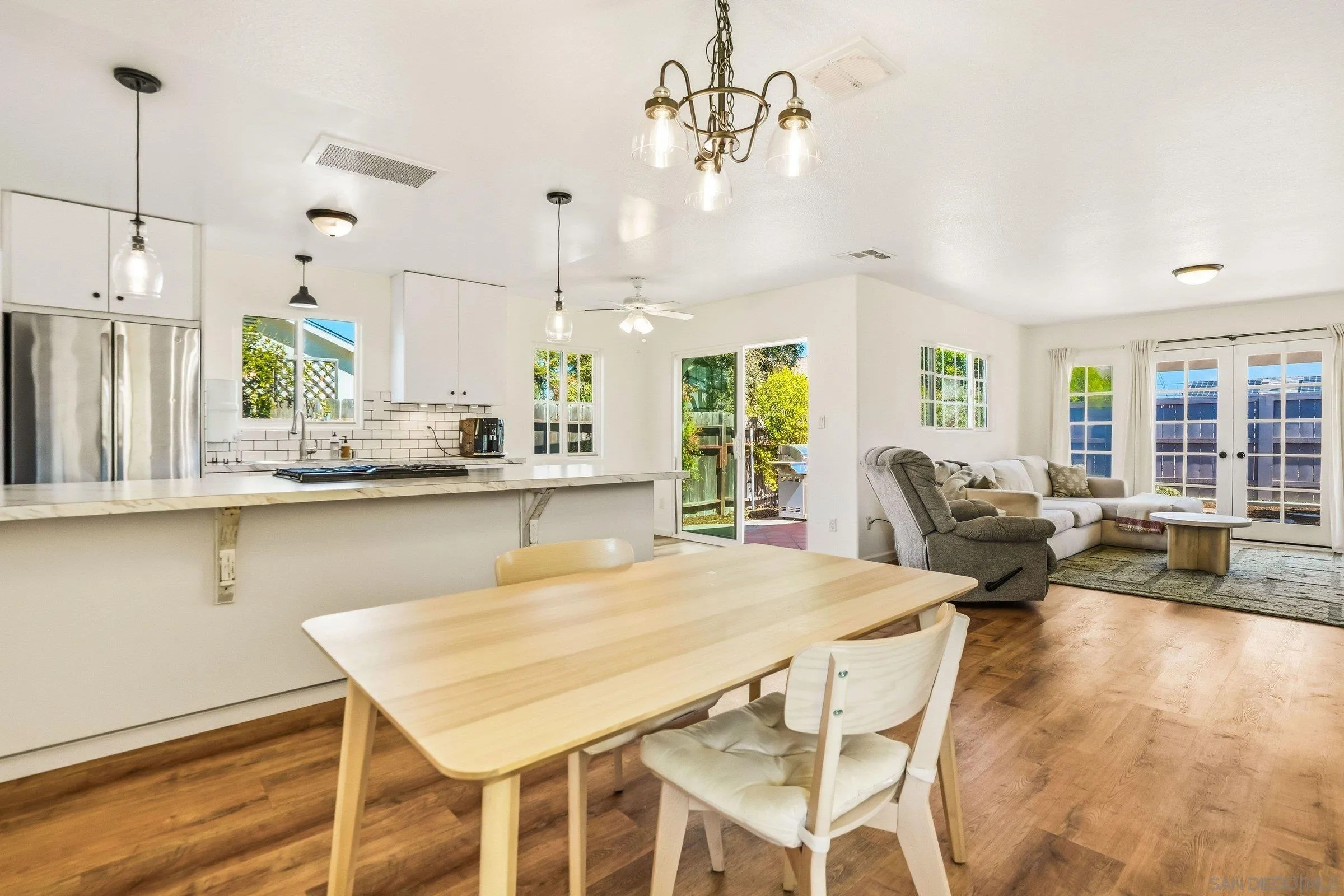 https://cdn.realtyfeed.com/cdn/127/260005655/700e76a054c24df7ca28cf169b14cd73.webp