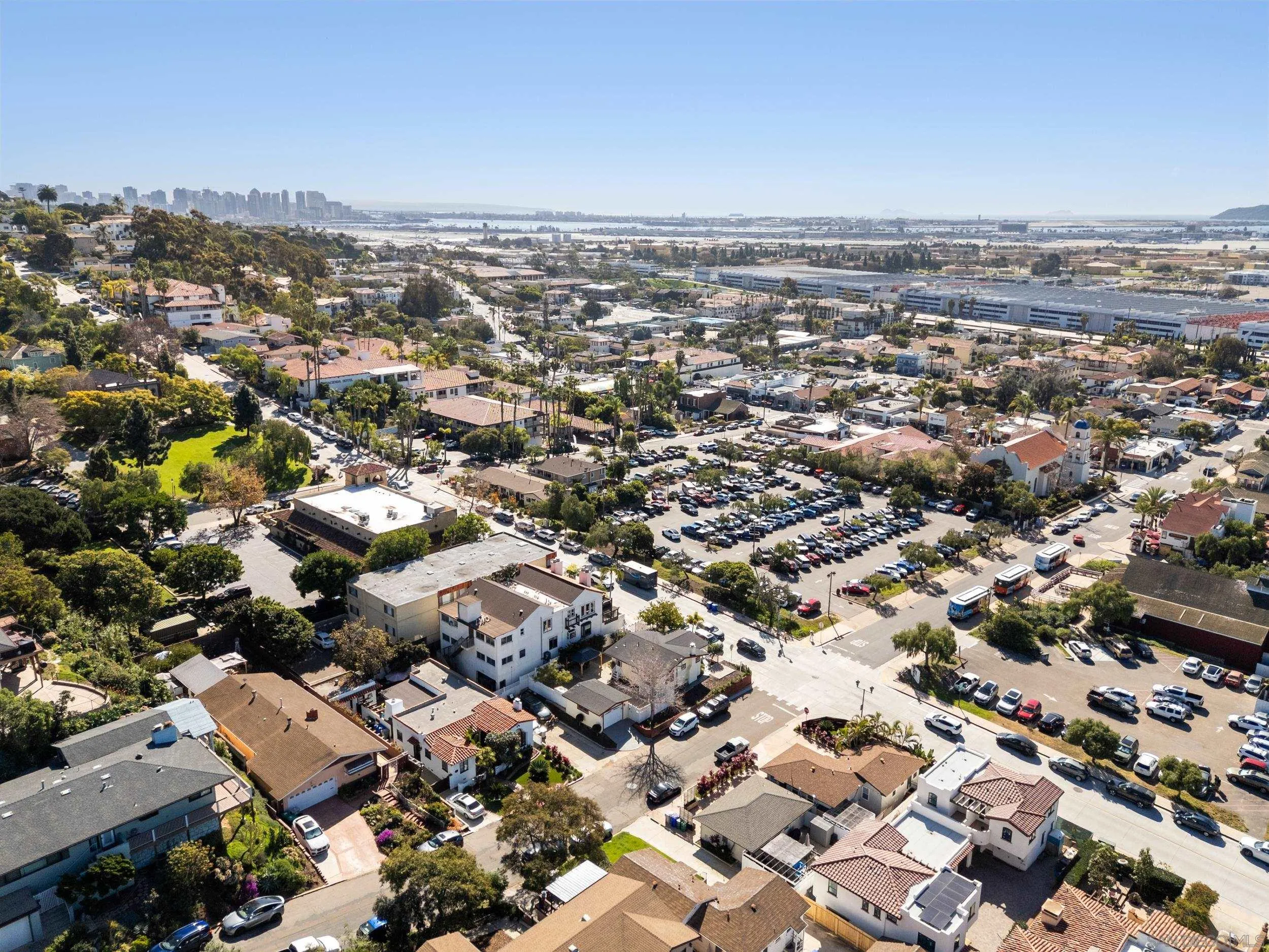 https://cdn.realtyfeed.com/cdn/127/260005658/f9fec30ab256b91cc0251bf19cb90022.webp