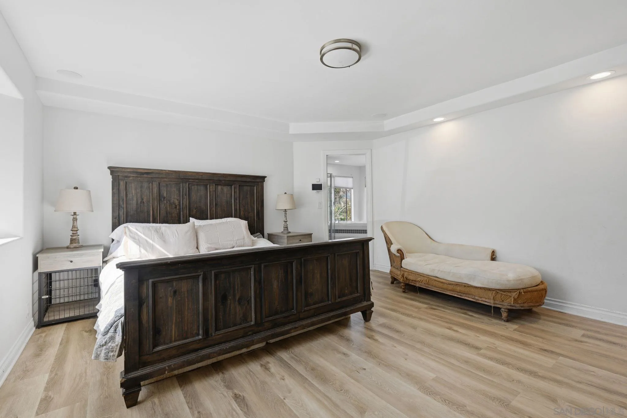 https://cdn.realtyfeed.com/cdn/127/260005659/512ed2a1f0f8db802f88e03b25264e42.webp