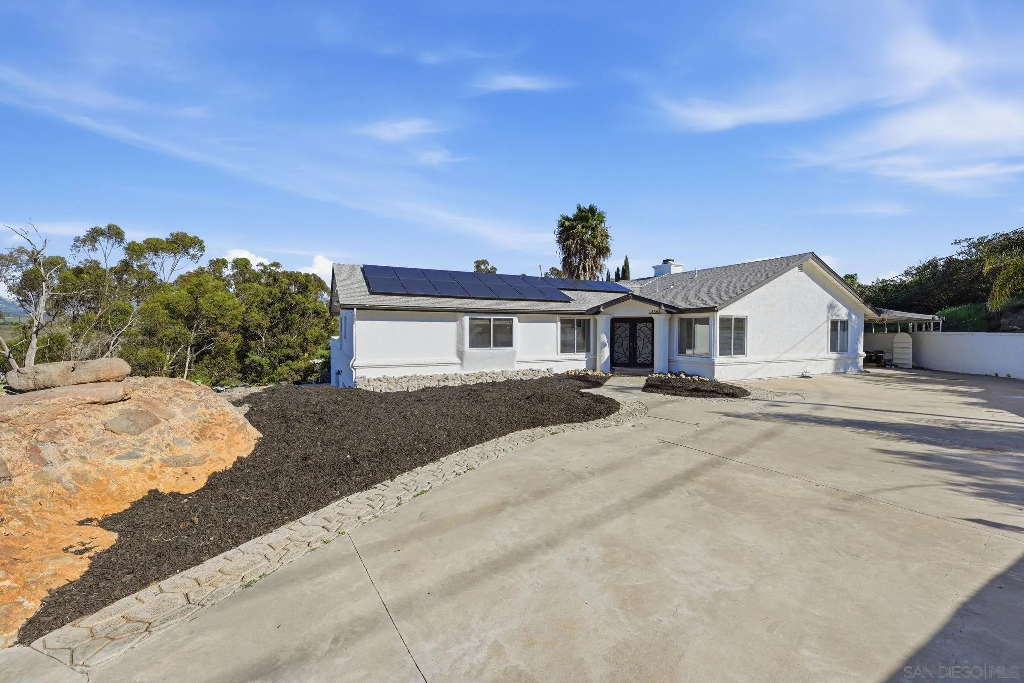 https://cdn.realtyfeed.com/cdn/127/260005659/660b31936b663abb4b27b411a185df83.webp