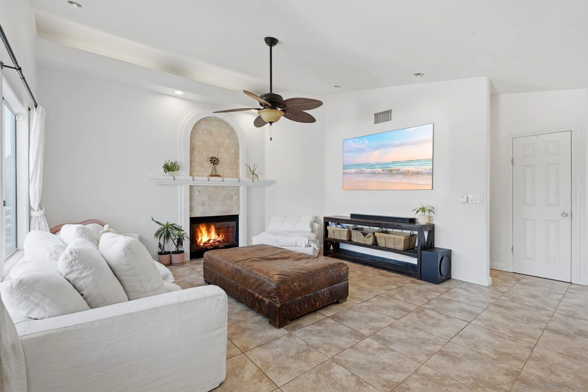 https://cdn.realtyfeed.com/cdn/127/260005659/dd0be1b97713b914a7e04ce4cd564532.webp