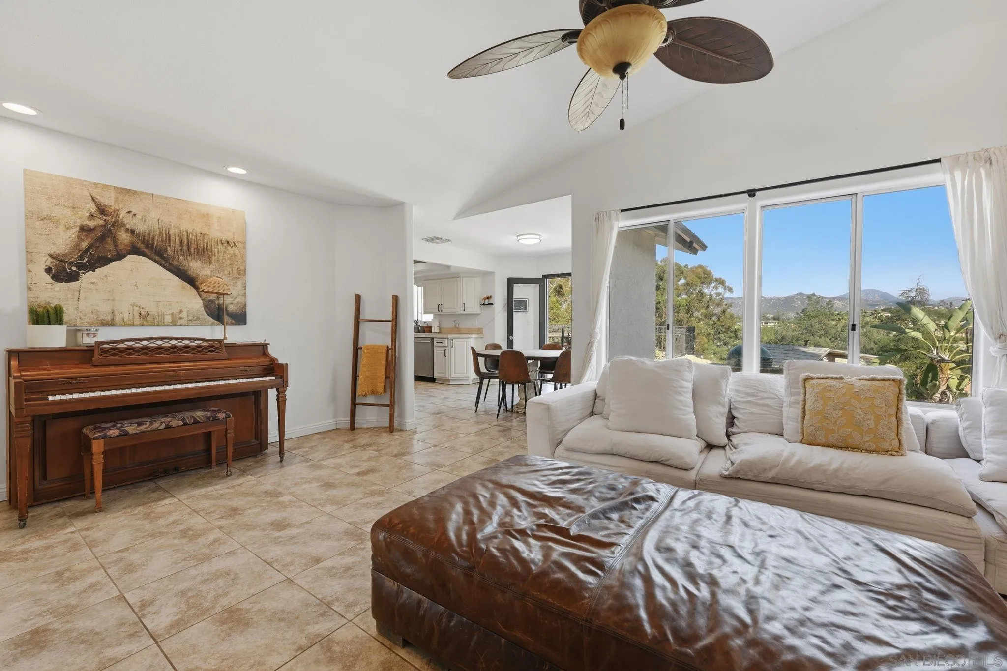 https://cdn.realtyfeed.com/cdn/127/260005659/e8c4cefd4a0100b0d7b57a03155675bc.webp
