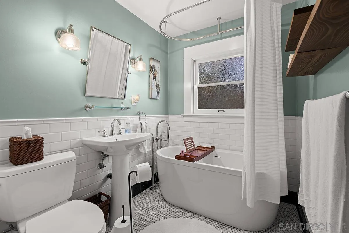 https://cdn.realtyfeed.com/cdn/127/260005661/1fe73d70cb863b31ee39674797190518.webp