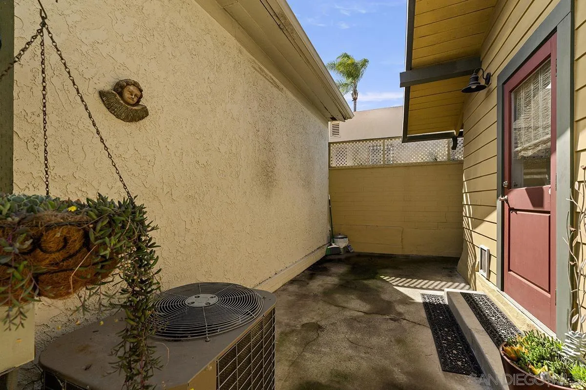 https://cdn.realtyfeed.com/cdn/127/260005661/41653cdc9992708eacdfe98cf5b6afe4.webp