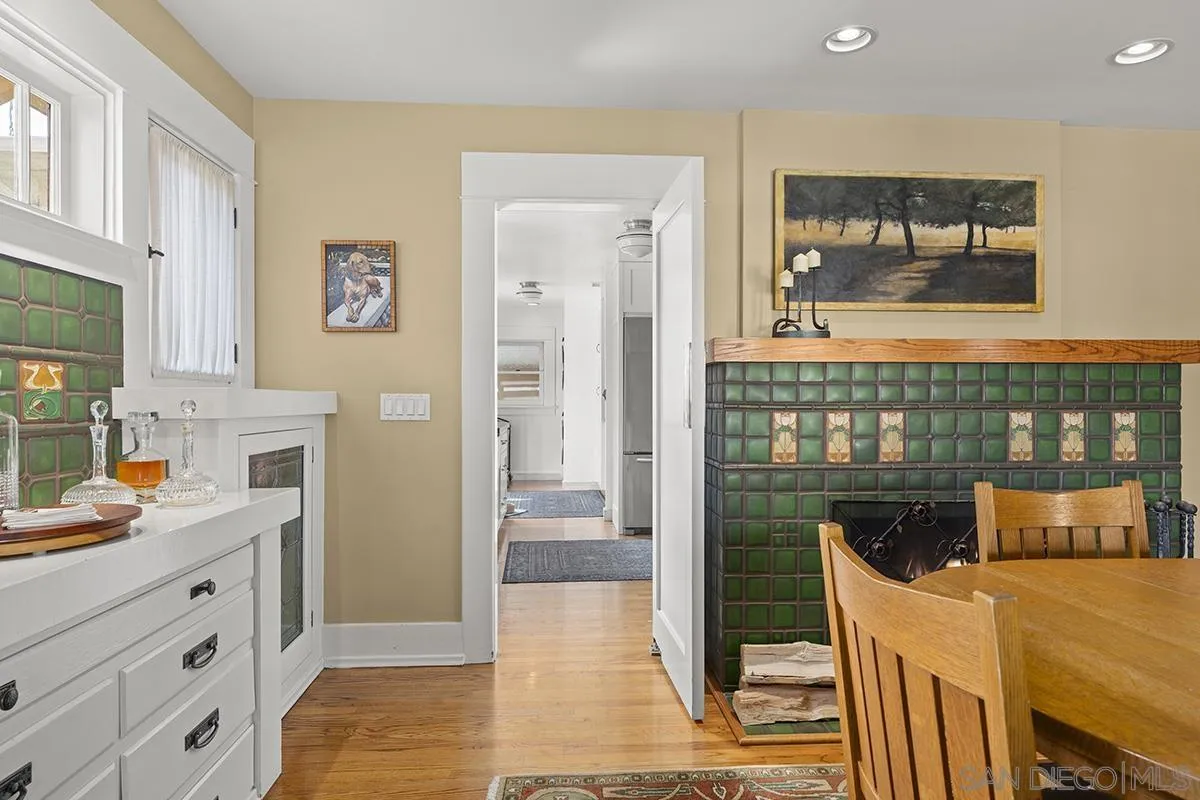 https://cdn.realtyfeed.com/cdn/127/260005661/bc1c4b7f10e00e25c1183b6108710015.webp