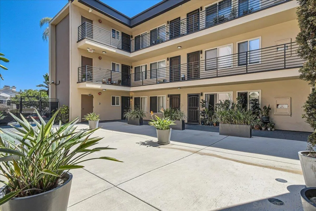 Photo #1: 260005665 Listing: Photo #1