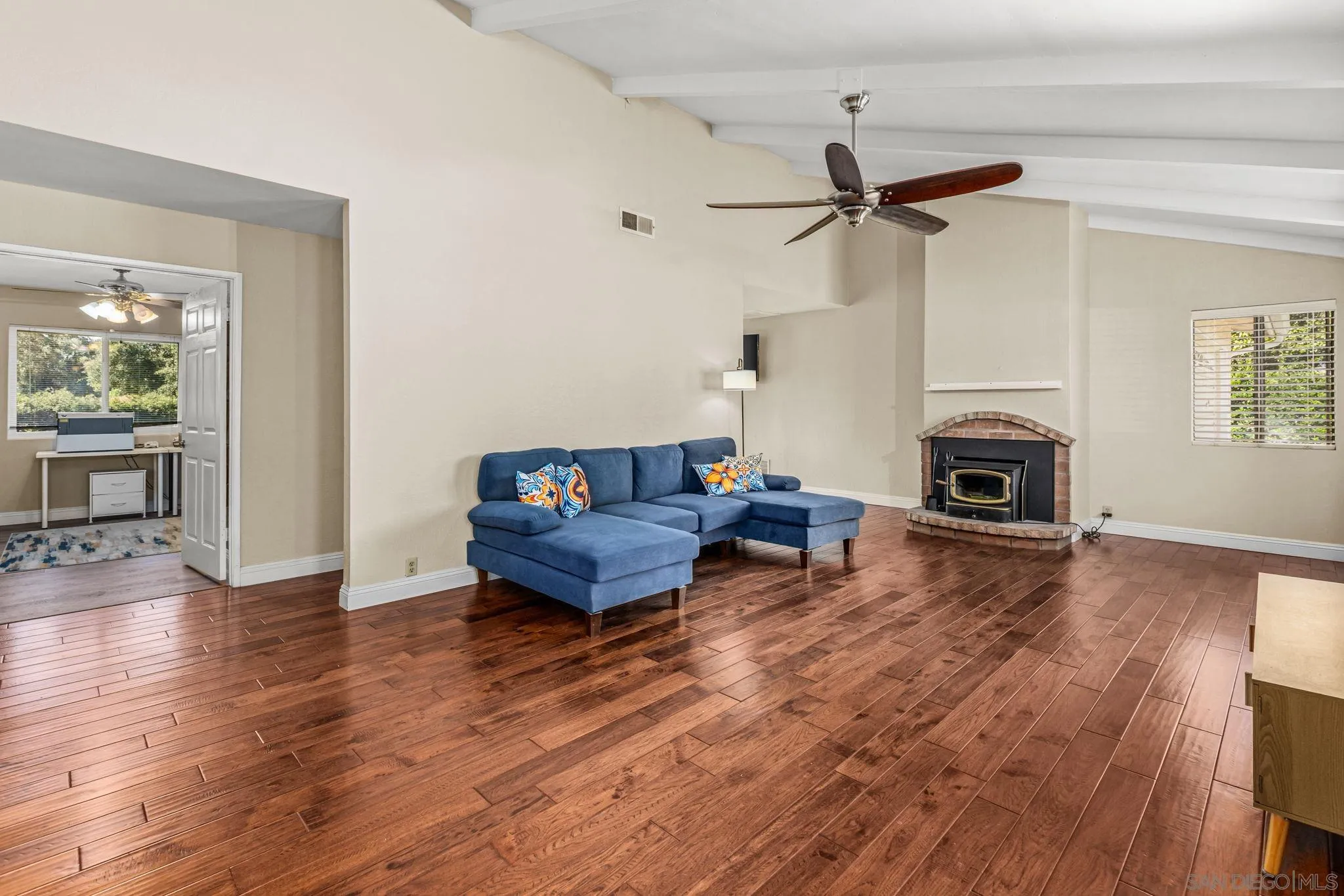 https://cdn.realtyfeed.com/cdn/127/260005668/5a34c4a38db16adade795ac47f4516c1.webp