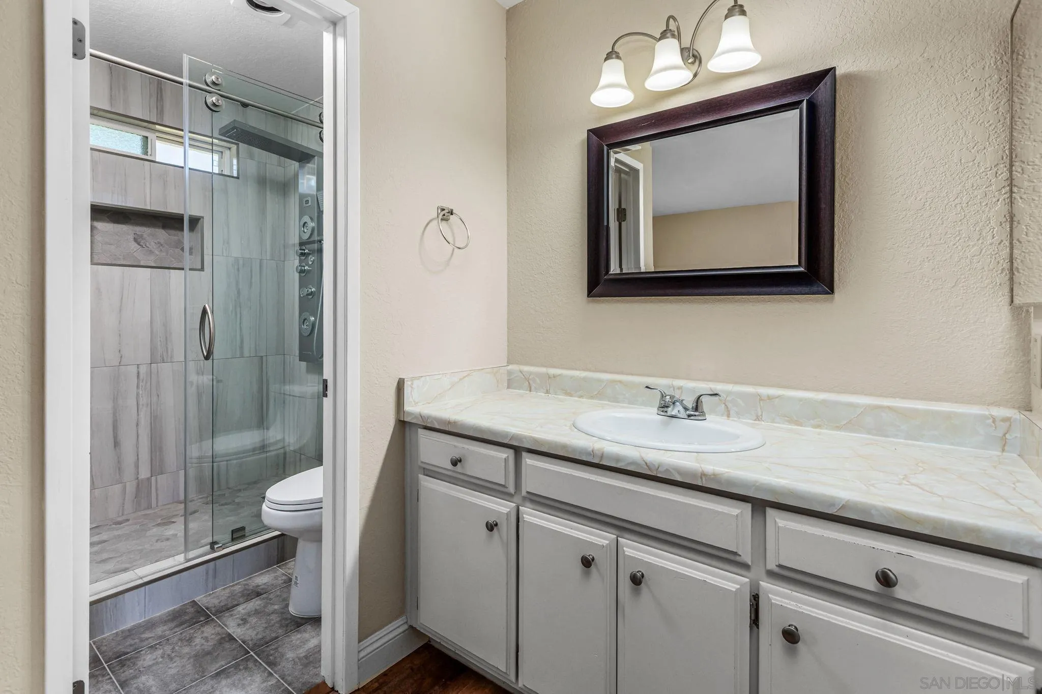 https://cdn.realtyfeed.com/cdn/127/260005668/ac9d6e19f57ff485605222c13dd1f10e.webp