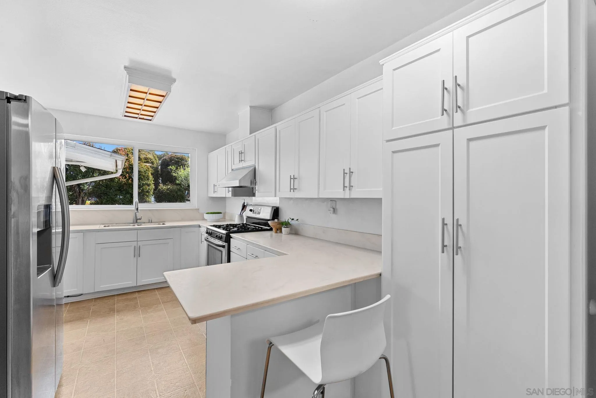 https://cdn.realtyfeed.com/cdn/127/260005679/1efa426a5a8c9071fc10610459bb957e.webp