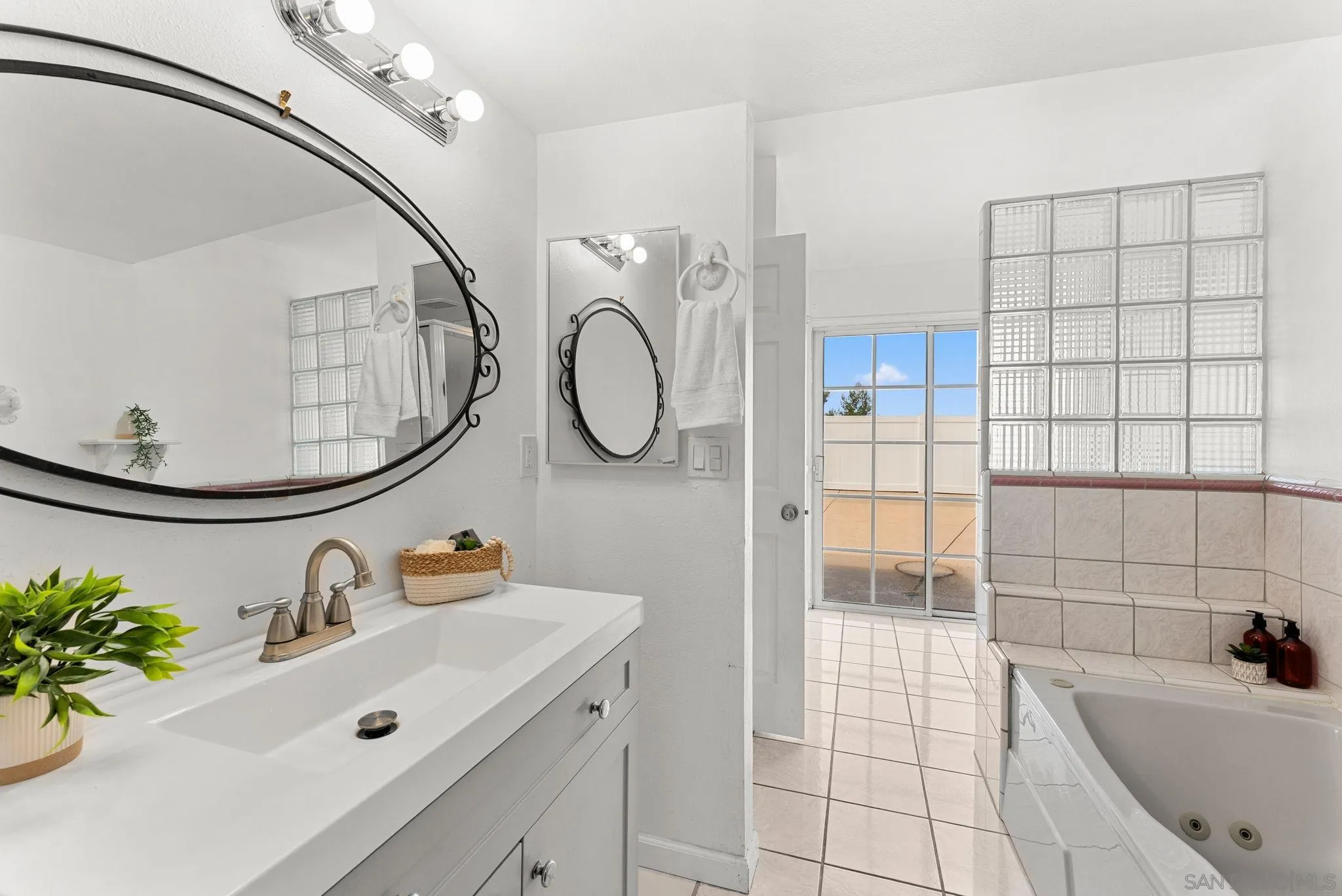 https://cdn.realtyfeed.com/cdn/127/260005679/ae637d9cc0dfcc77e2c962308bca5820.webp