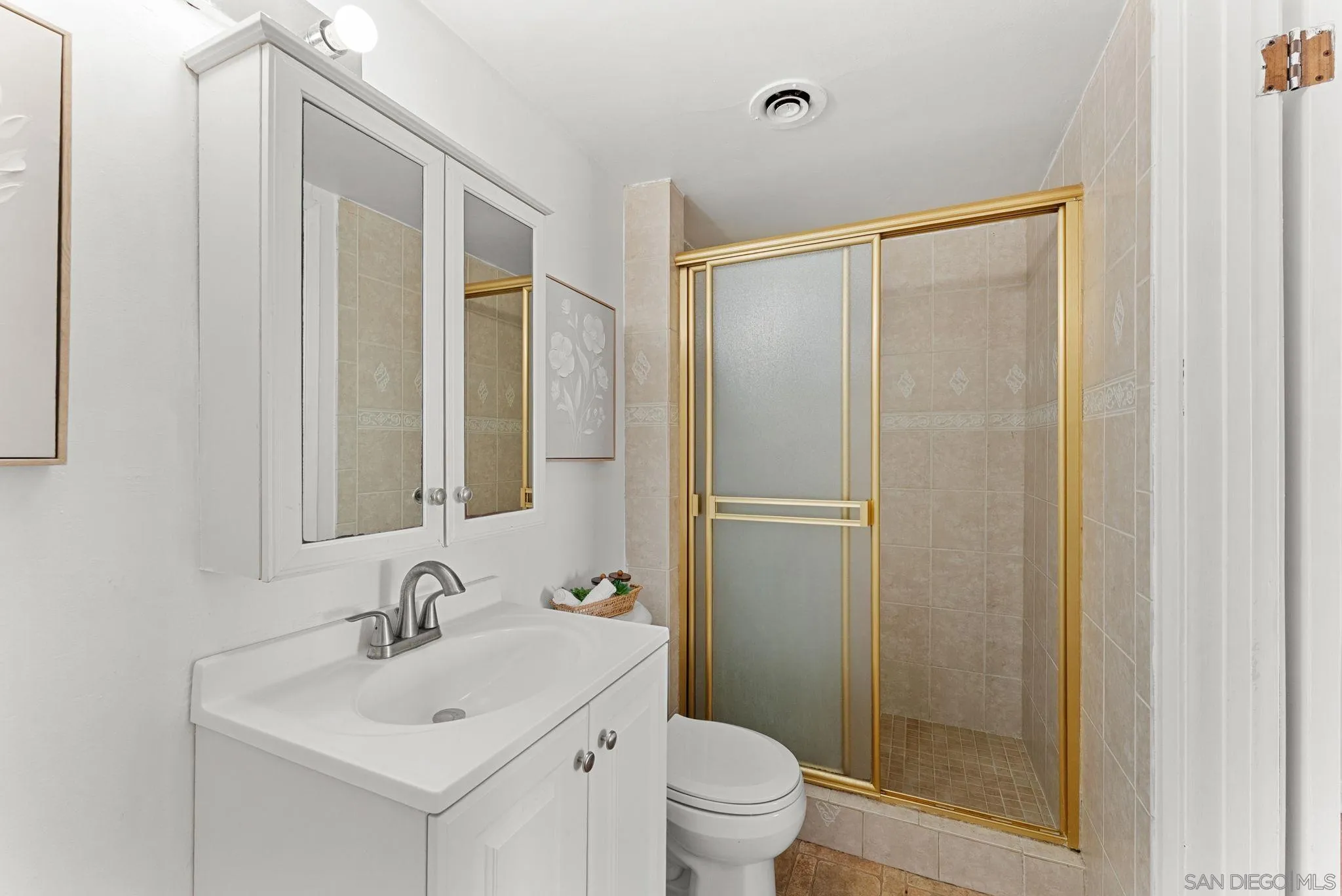 https://cdn.realtyfeed.com/cdn/127/260005679/bb67001de74161ab39e50eaebde312c6.webp