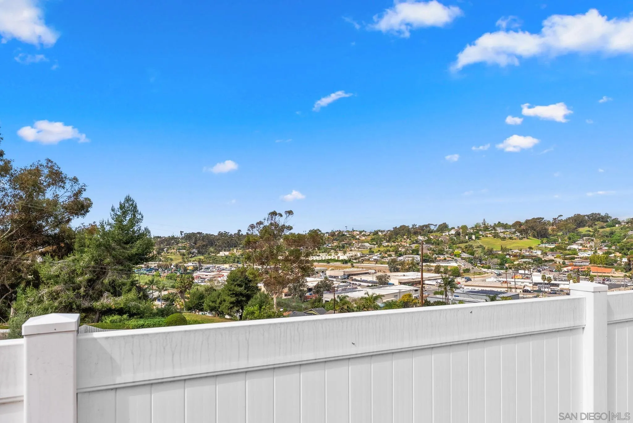 https://cdn.realtyfeed.com/cdn/127/260005679/be13c4dc8f280b8e4675b8921868ad5e.webp