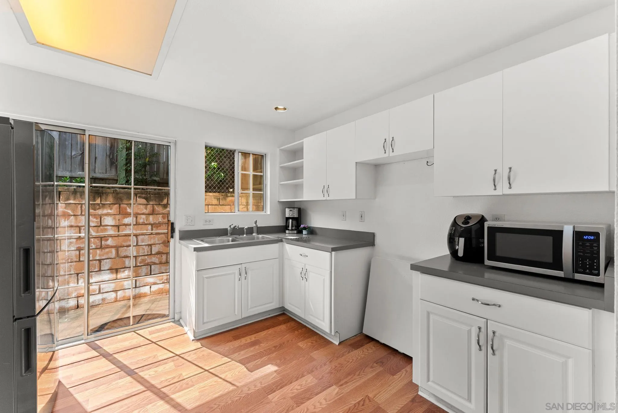 https://cdn.realtyfeed.com/cdn/127/260005679/e6f1aa47999802c3e78c2ee2fc7a86f1.webp
