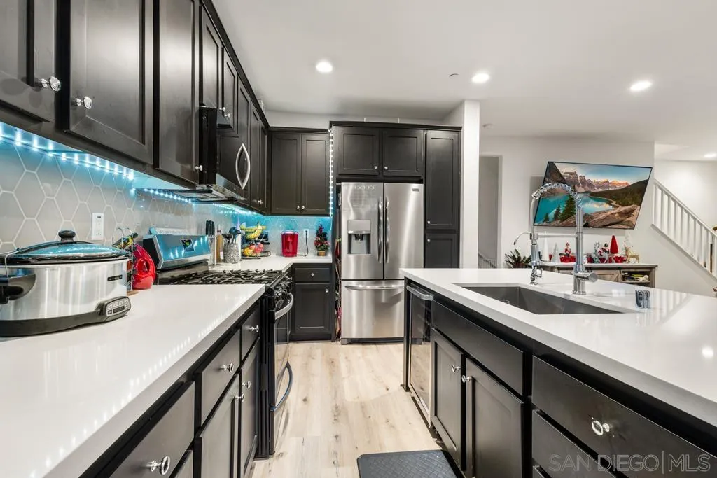 Photo #2: 260005680 Listing: Photo #2